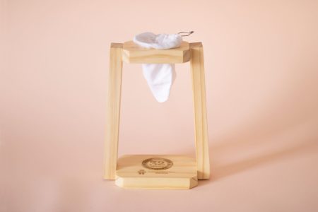 Chorreador de café de madera pino color natural con grabado personalizado y bolsa para chorrear