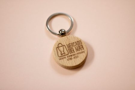 Llavero de madera grabado