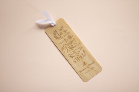 Separador de madera para libros